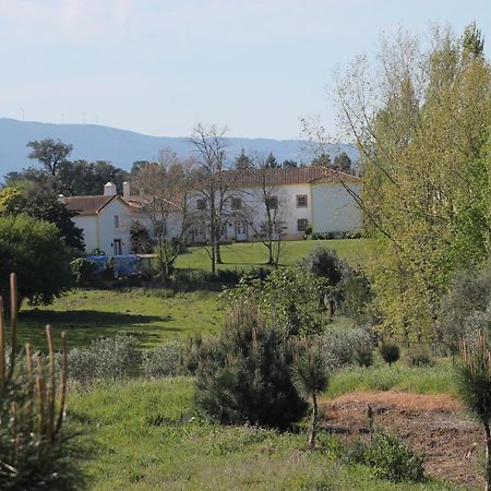 Quinta Do Outeiro Bed & Breakfast วิลา โนวา เจ ปัวอาเรส ภายนอก รูปภาพ
