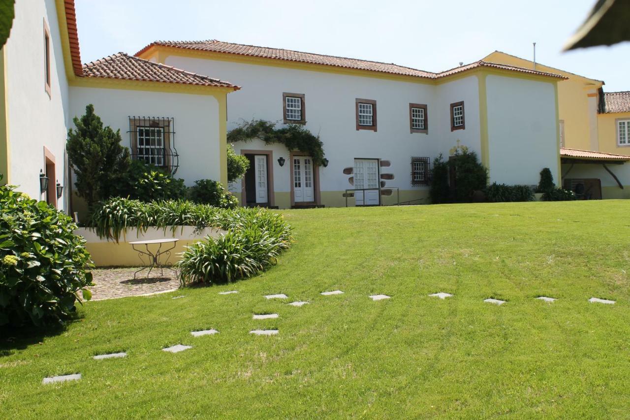 Quinta Do Outeiro Bed & Breakfast วิลา โนวา เจ ปัวอาเรส ภายนอก รูปภาพ
