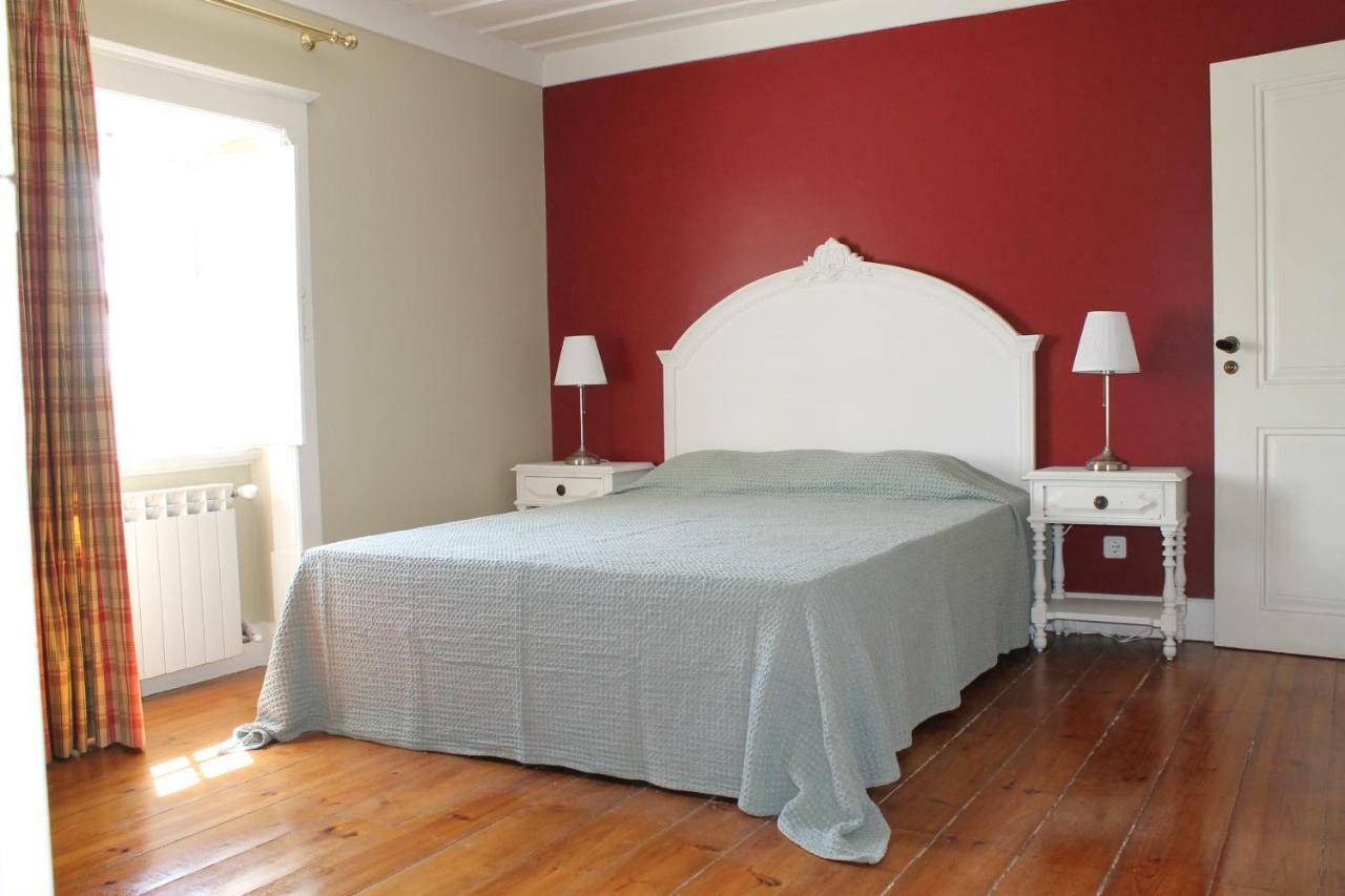 Quinta Do Outeiro Bed & Breakfast วิลา โนวา เจ ปัวอาเรส ภายนอก รูปภาพ