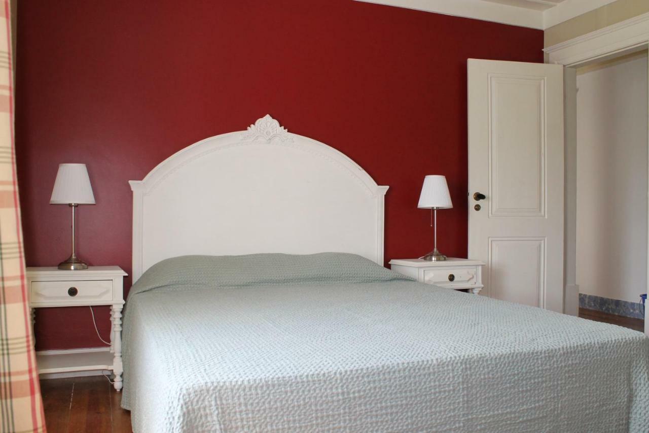Quinta Do Outeiro Bed & Breakfast วิลา โนวา เจ ปัวอาเรส ภายนอก รูปภาพ