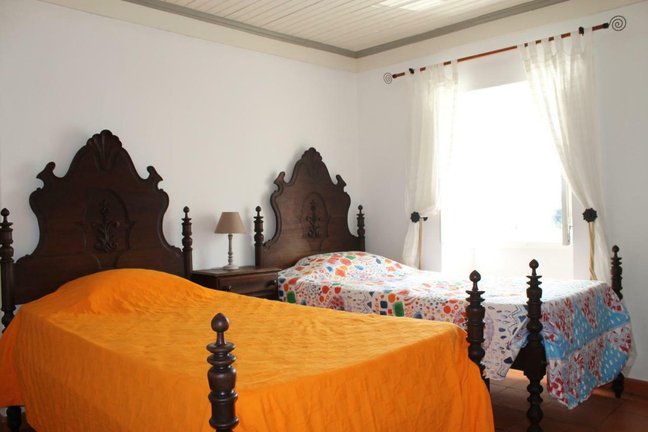 Quinta Do Outeiro Bed & Breakfast วิลา โนวา เจ ปัวอาเรส ภายนอก รูปภาพ