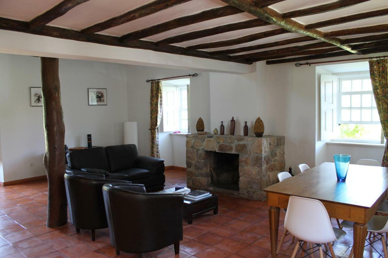 Quinta Do Outeiro Bed & Breakfast วิลา โนวา เจ ปัวอาเรส ภายนอก รูปภาพ